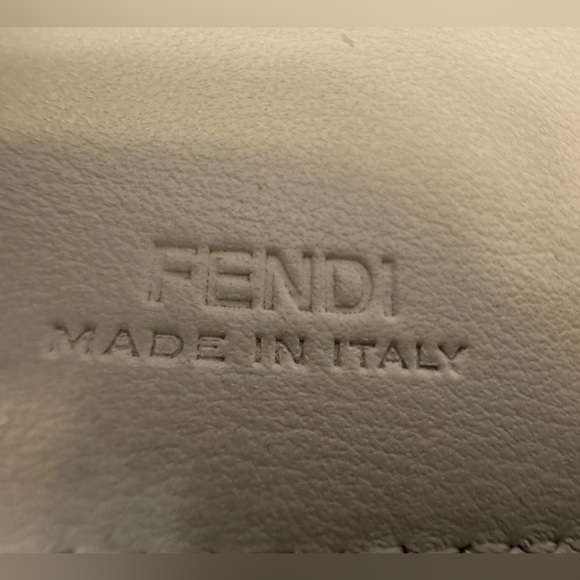 Fendi Peekaboo red leather trifold wallet.. - Picture 13 of 16